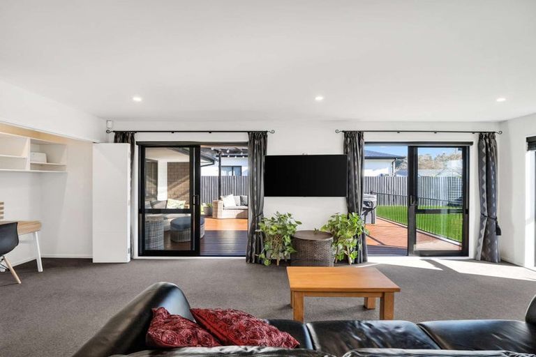 Photo of property in 10 Kohunga Crescent, Bottle Lake, Christchurch, 8083