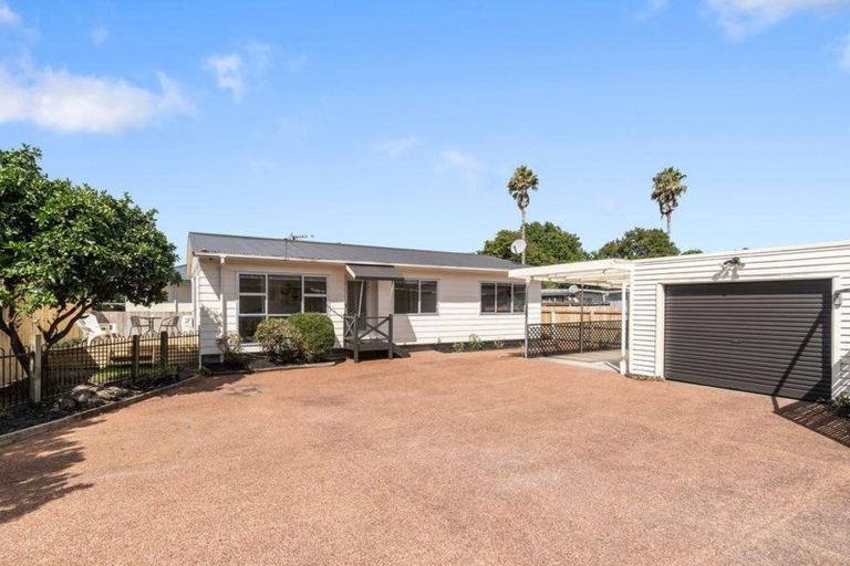 Photo of property in 25 Kervil Avenue, Te Atatu Peninsula, Auckland, 0610