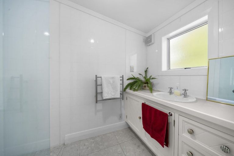 Photo of property in 190 Regent Street, Martinborough, 5711