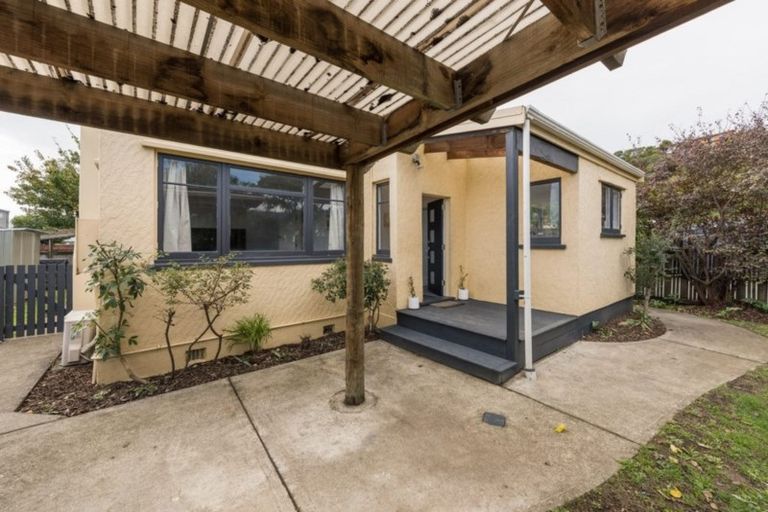 Photo of property in 8 Parkers Road, Tahunanui, Nelson, 7011