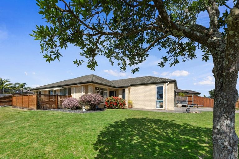 Photo of property in 12 Beachmere Place, Papamoa Beach, Papamoa, 3118