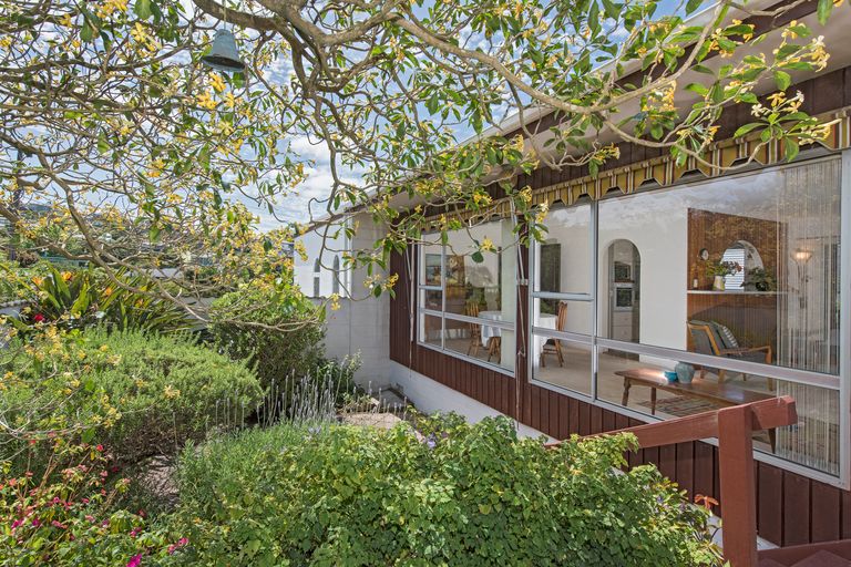 Photo of property in 1/22 Valley Road, Browns Bay, Auckland, 0630