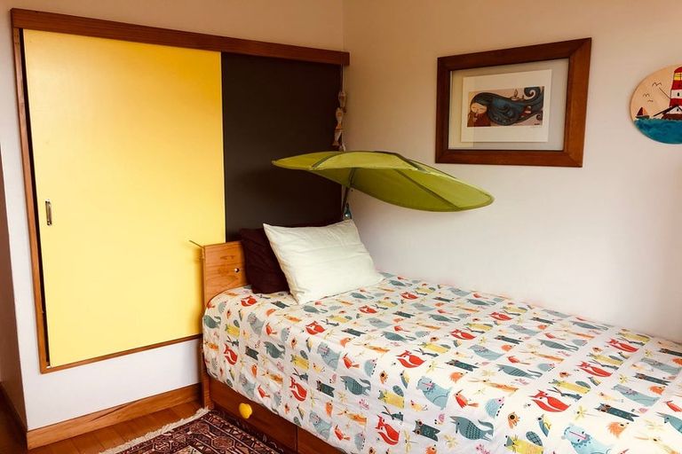 Photo of property in 9 City View Terrace, Birkenhead, Auckland, 0626