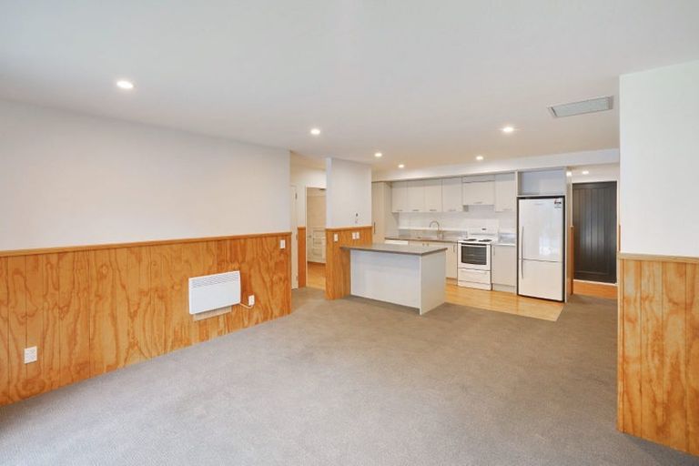 Photo of property in 17a Athol Terrace, Upper Riccarton, Christchurch, 8041
