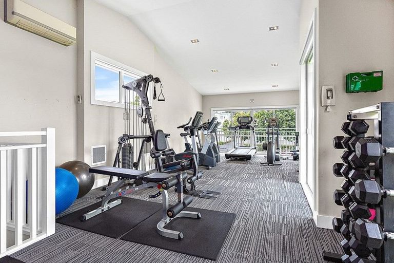 Photo of property in 1 Kensington Drive, Orewa, 0931