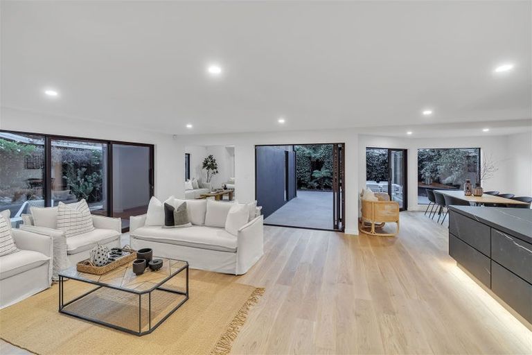 Photo of property in 15 Wai-iti Terrace, Burnside, Christchurch, 8053