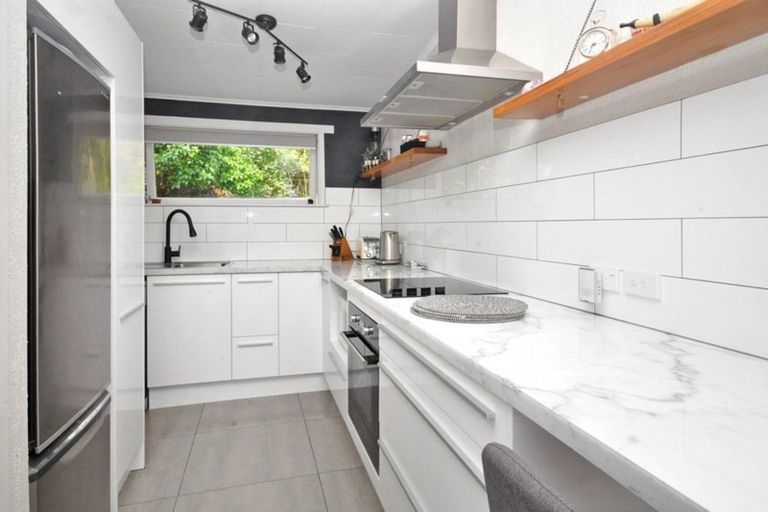 Photo of property in 14 Konini Road, Titirangi, Auckland, 0604