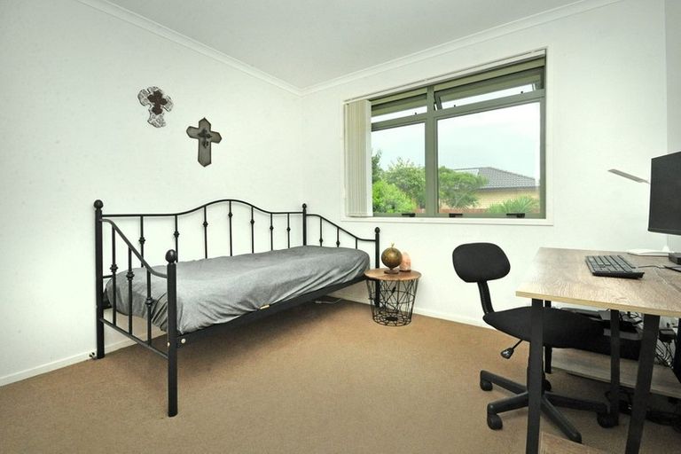 Photo of property in 26 Ripple Grove, Waiuku, 2123