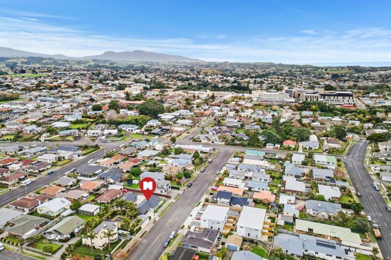 Photo of property in 5a Massey Street, Westown, New Plymouth, 4310
