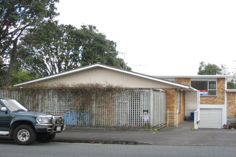 Photo of property in 30c Morley Street, New Plymouth, 4310