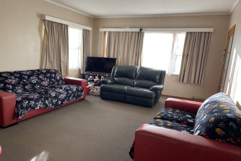 Photo of property in 2/210 Grove Road, Mayfair, Hastings, 4122