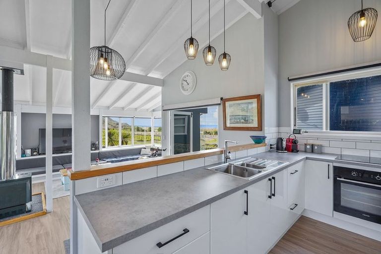 Photo of property in 3428 Pourerere Beach Road, Pourerere, Waipawa, 4271