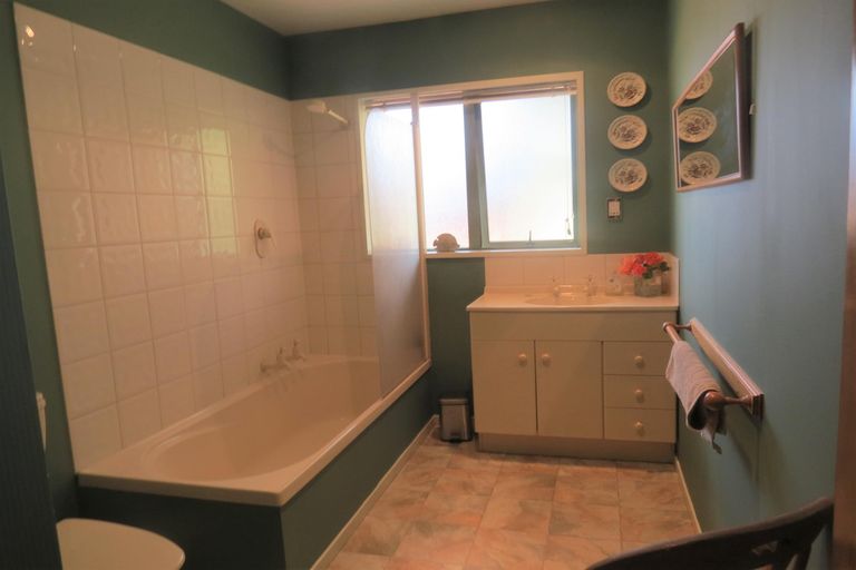 Photo of property in 2 Killala Street, Cromwell, 9310