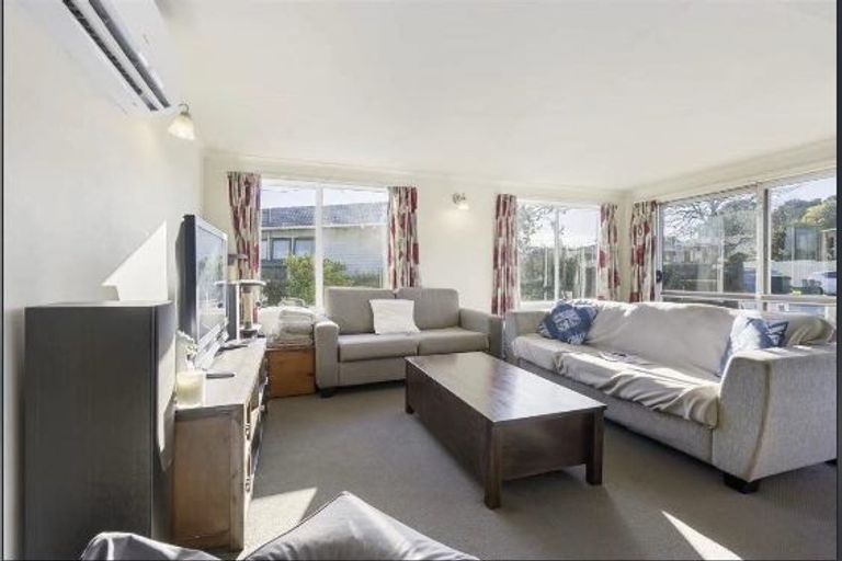 Photo of property in 37 Minaret Drive, Bucklands Beach, Auckland, 2014