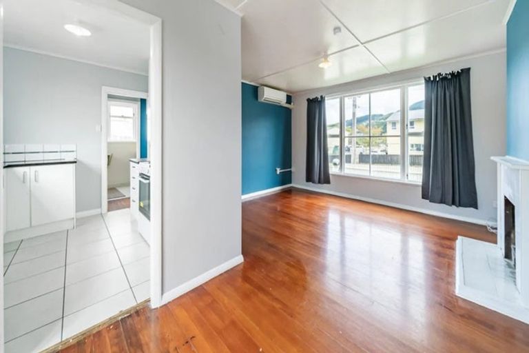 Photo of property in 40 Bell Street, Tawa, Wellington, 5028