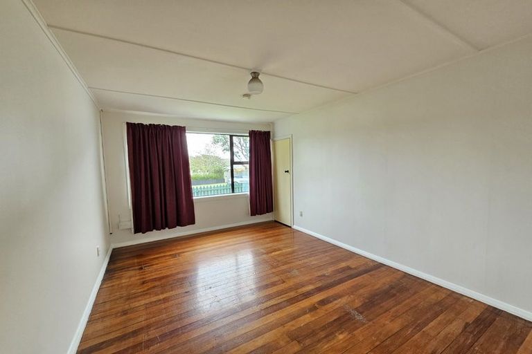 Photo of property in 3-3a Mana Avenue, Titahi Bay, Porirua, 5022