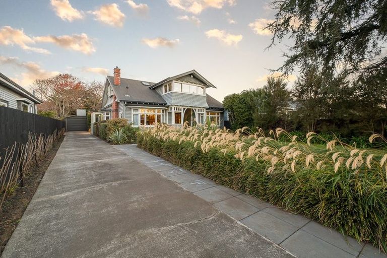 Photo of property in 86 Saint Martins Road, Saint Martins, Christchurch, 8022
