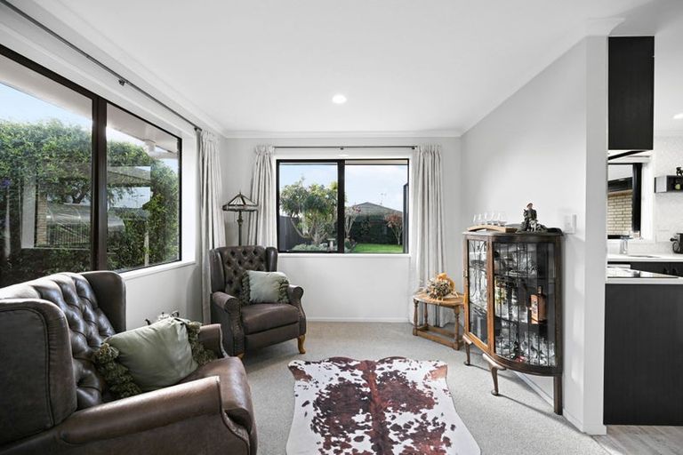 Photo of property in 21 Mangakoea Place, St Andrews, Hamilton, 3200