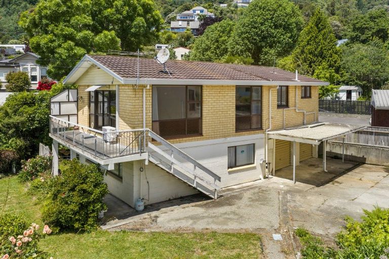 Photo of property in 60 Waikawa Road, Picton, 7220