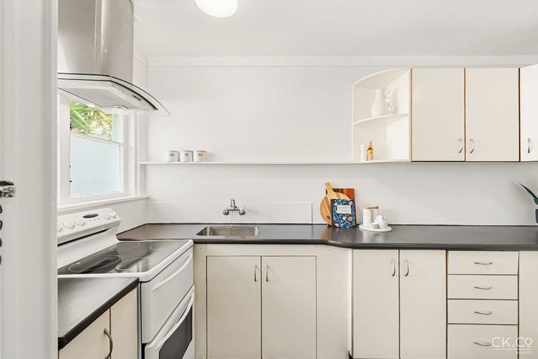 Photo of property in 15 Totara Street, Trentham, Upper Hutt, 5018