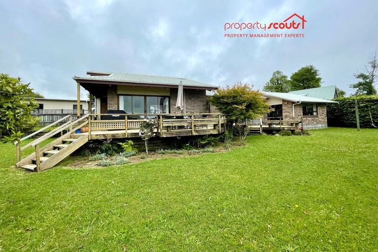 Photo of property in 3 Highlands Place, Highlands Park, New Plymouth, 4312