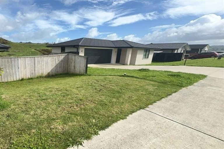 Photo of property in 128 Harriet Johnston Drive, Pokeno, 2402