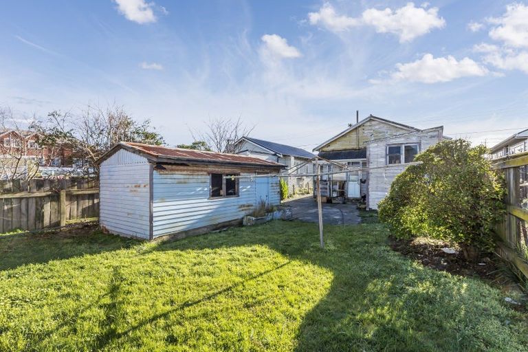 Photo of property in 106 Coutts Street, Kilbirnie, Wellington, 6022