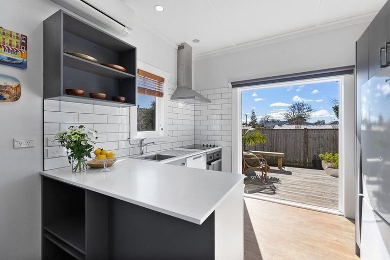 Photo of property in 3a Tupoki Street, Glen Avon, New Plymouth, 4312