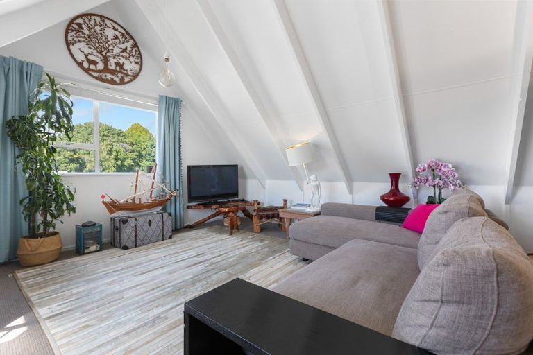 Photo of property in 14 Cumming Street, Okato, 4335