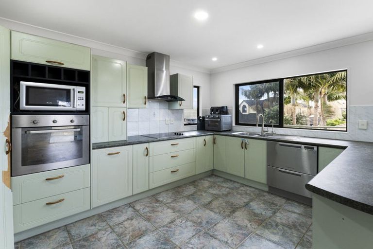 Photo of property in 223 Hill Road, The Gardens, Auckland, 2105