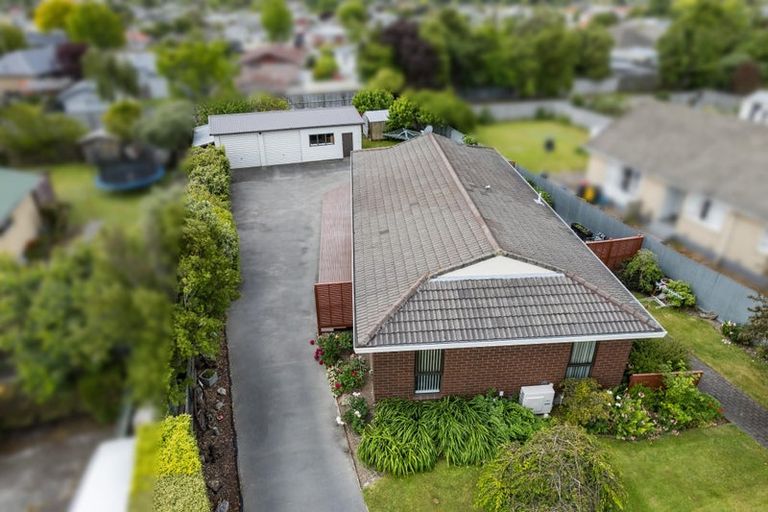 Photo of property in 23 Momorangi Crescent, Redwood, Christchurch, 8051