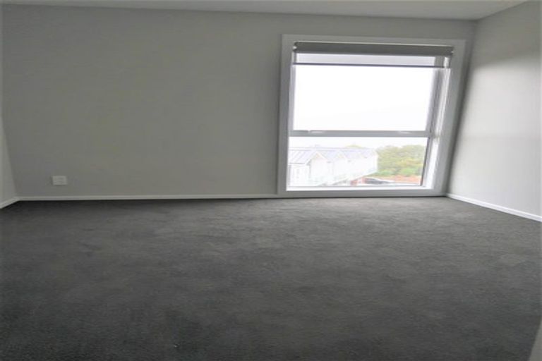 Photo of property in 20 Kopua Place, Whitby, Porirua, 5024