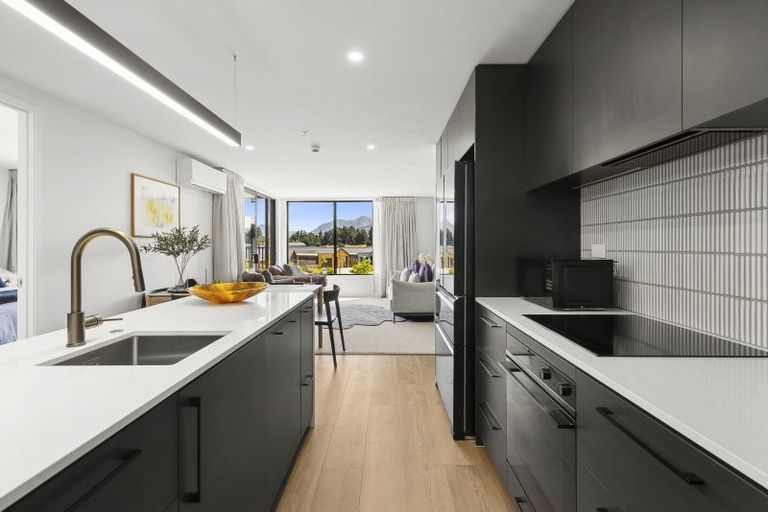 Photo of property in 3/5 Northlake Drive, Wanaka, 9305