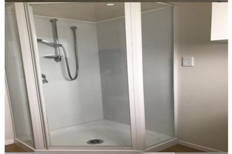 Photo of property in 51 Christmas Road, Manurewa, Auckland, 2102