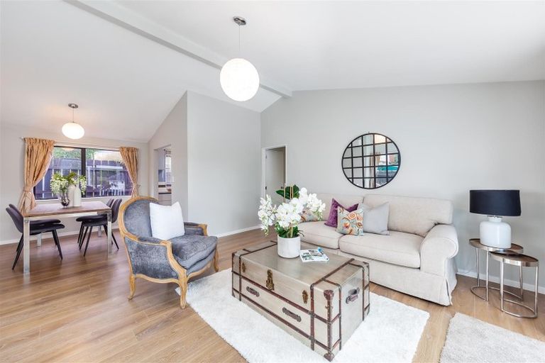 Photo of property in 2/11 Brookfield Road, Te Atatu Peninsula, Auckland, 0610