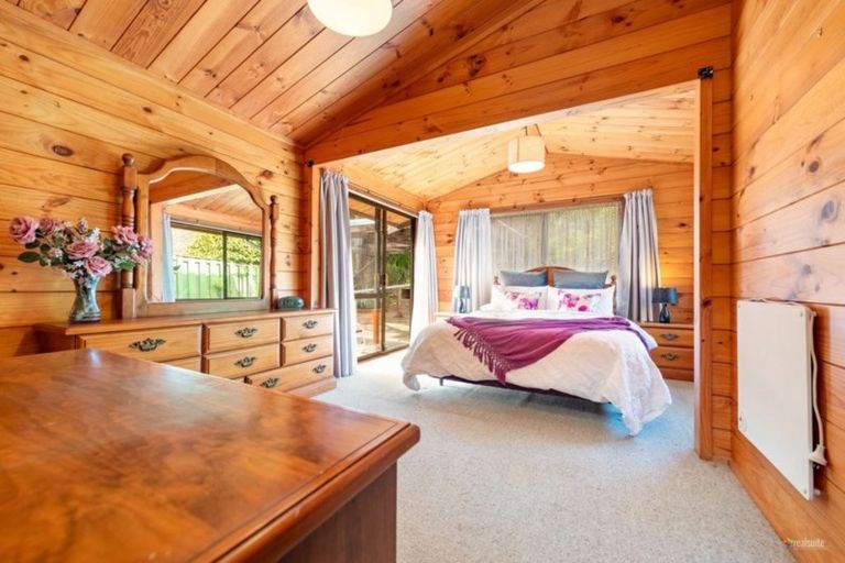 Photo of property in 81 Field Street, Silverstream, Upper Hutt, 5019