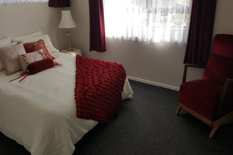 Photo of property in 28 Moire Road, Massey, Auckland, 0614