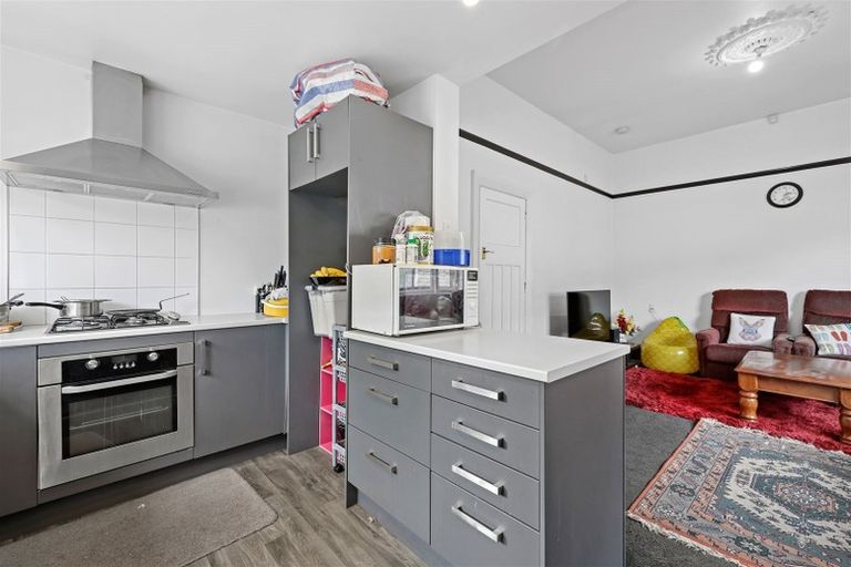 Photo of property in 7 Defoe Place, Waltham, Christchurch, 8023