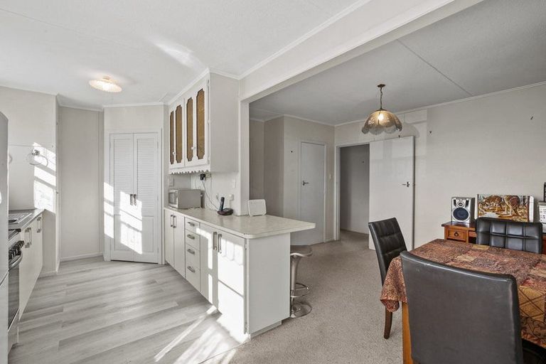 Photo of property in 6 Rata Street, Upper Vogeltown, New Plymouth, 4310