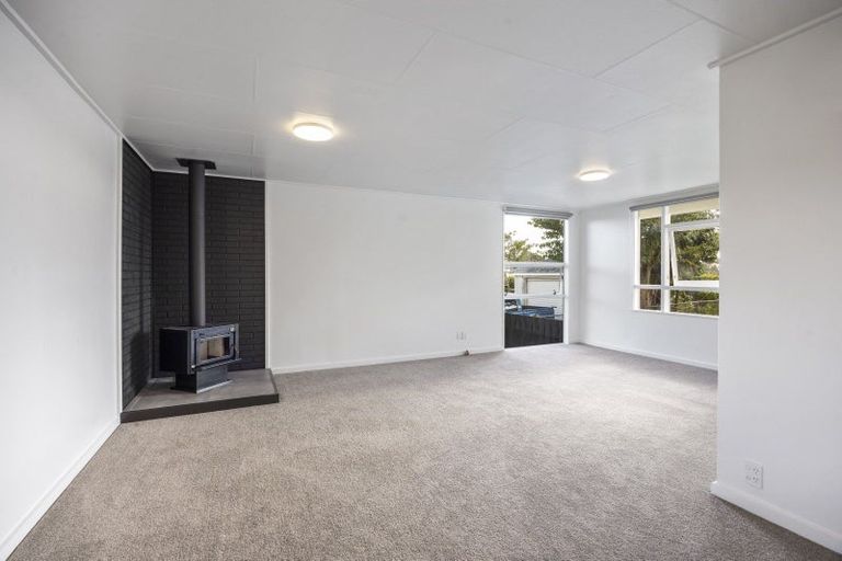 Photo of property in 6 Calgher Avenue, Waitara, 4320