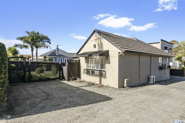 Photo of property in 1/32 Nile Road, Milford, Auckland, 0620