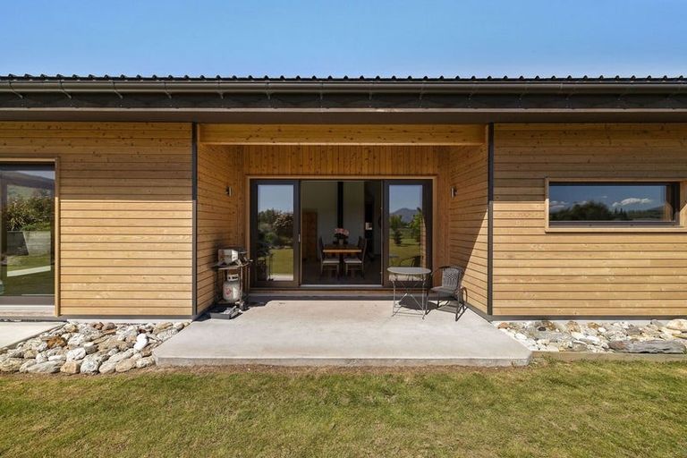 Photo of property in Kane Road, Hawea Flat, Lake Hawea, 9382