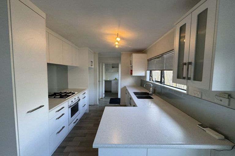 Photo of property in 51 Hollyford Drive, Clover Park, Auckland, 2105