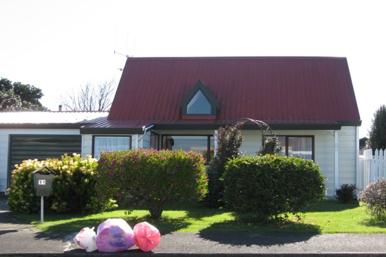 Photo of property in 11 Guildford Street, Levin, 5510