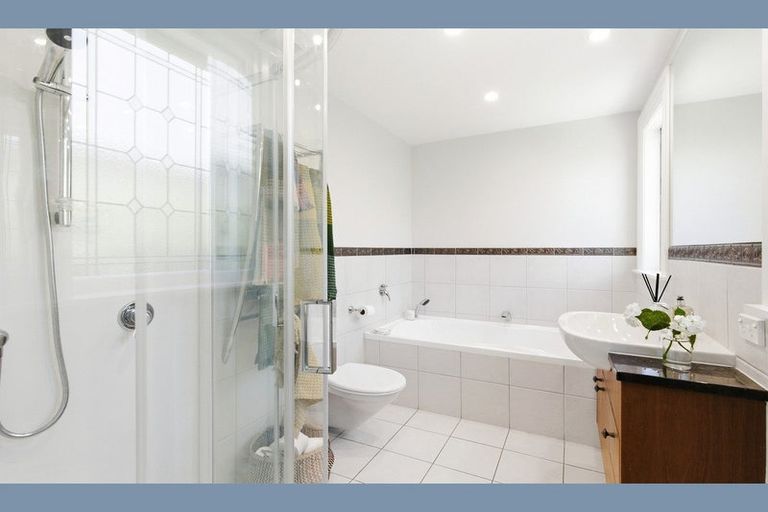 Photo of property in 15 Lucknow Terrace, Khandallah, Wellington, 6035