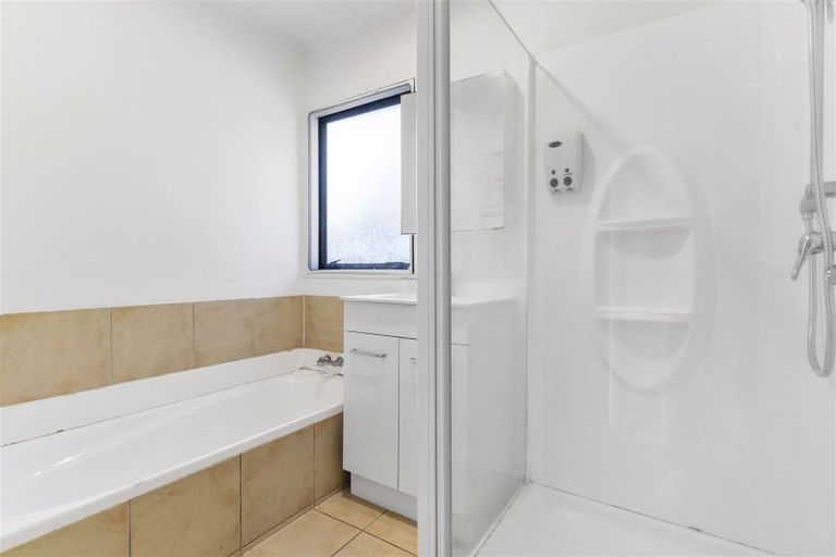 Photo of property in 41 Holmes Drive South, Massey, Auckland, 0614