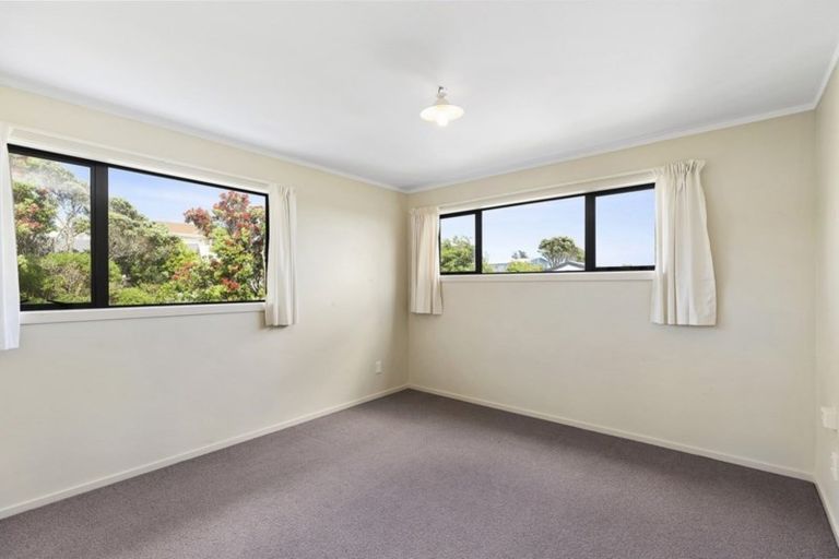 Photo of property in 37 Pikarere Street, Titahi Bay, Porirua, 5022