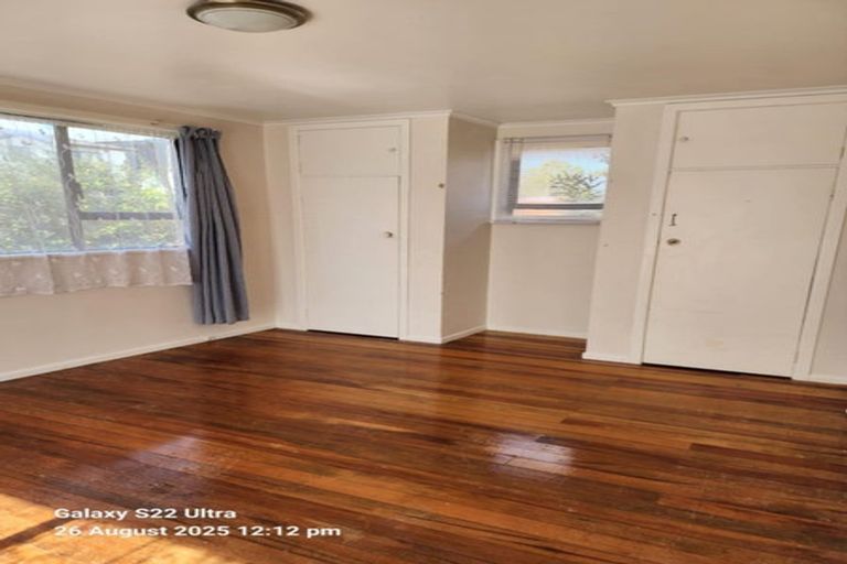 Photo of property in 26 Kingdale Road, Henderson, Auckland, 0610