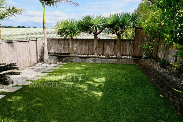 Photo of property in 11 Cognac Place, Henderson, Auckland, 0612