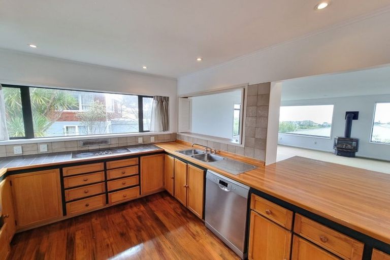 Photo of property in 69 Aberdeen Road, Castor Bay, Auckland, 0620